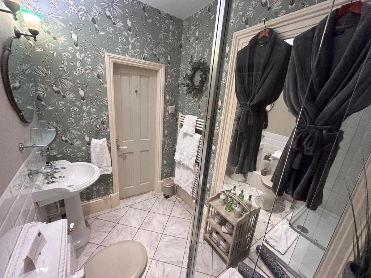 Hazel Manor Guest House Харогейт Екстериор снимка